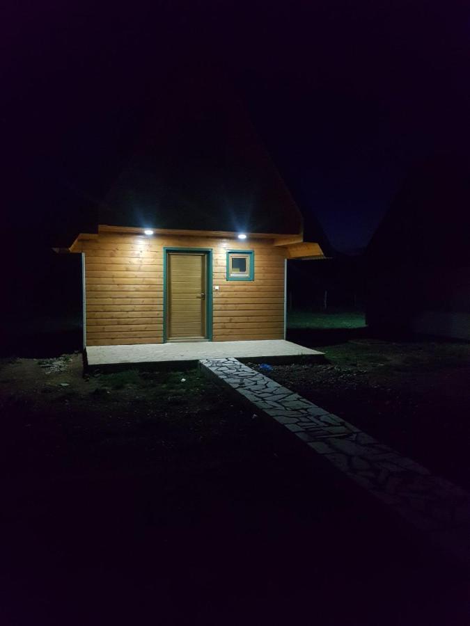 Bungalovi Tim 자블야크 외부 사진