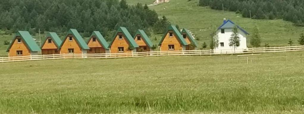 Bungalovi Tim 자블야크 외부 사진